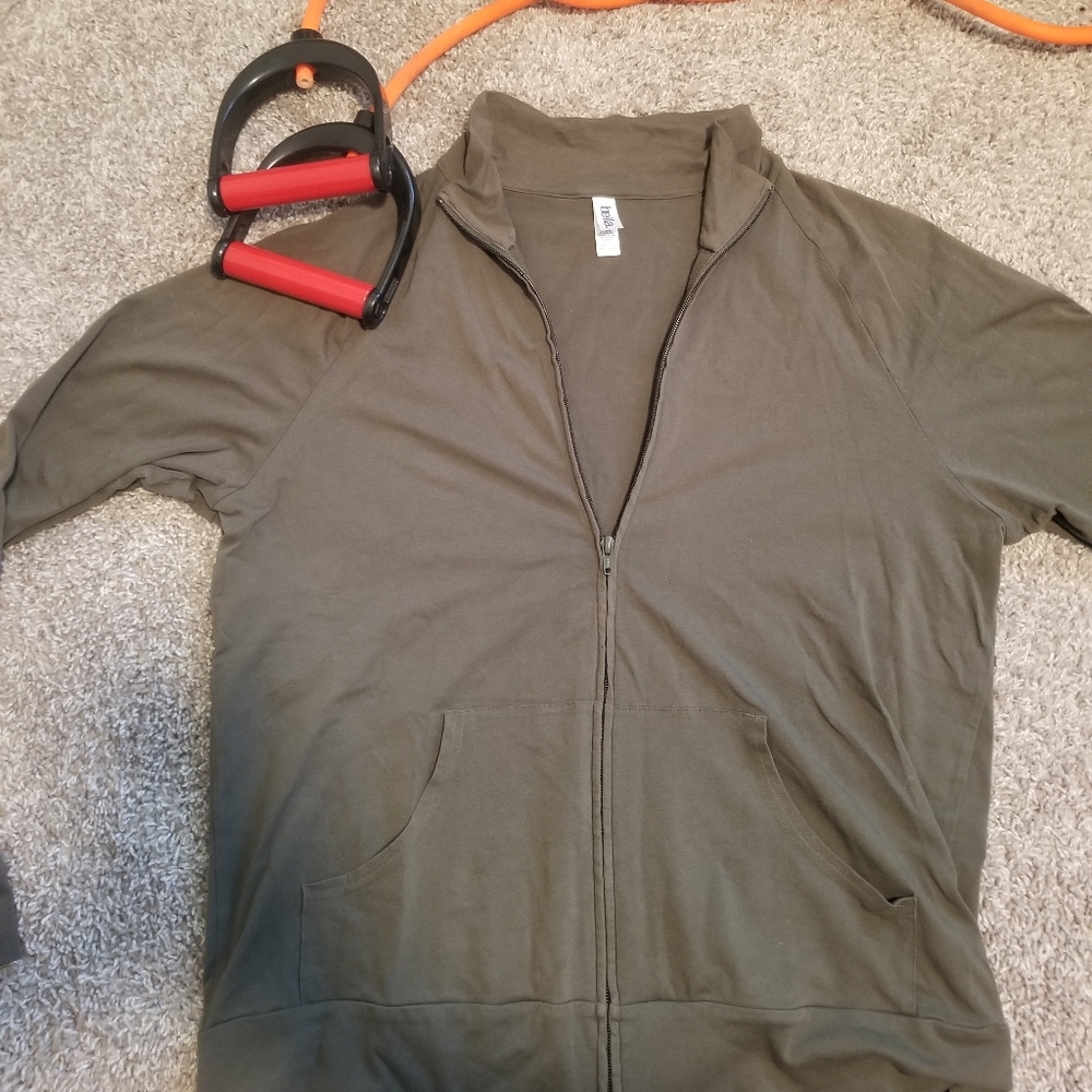 Bella XXLarge zip up